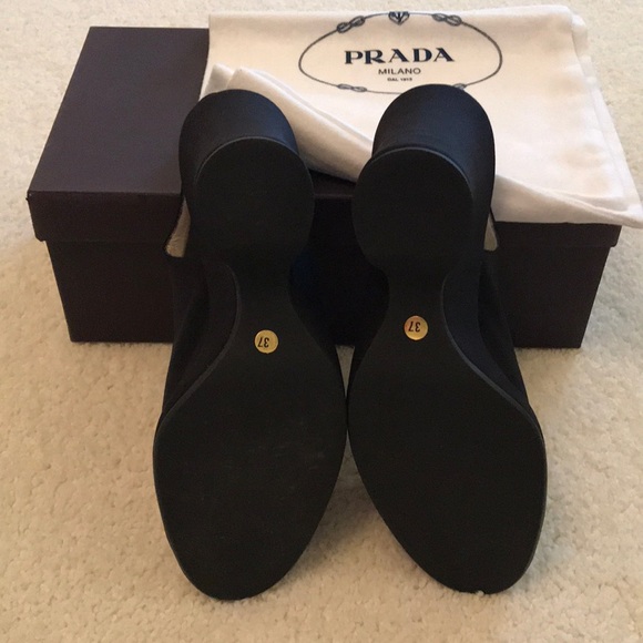 Never worn Prada peep toe sandals - Picture 3 of 4